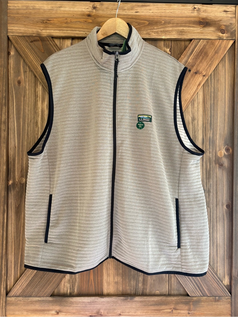 New! L.L. Bean Men's Airlight Vest. Putty. Size XXL - Picture 4 of 9